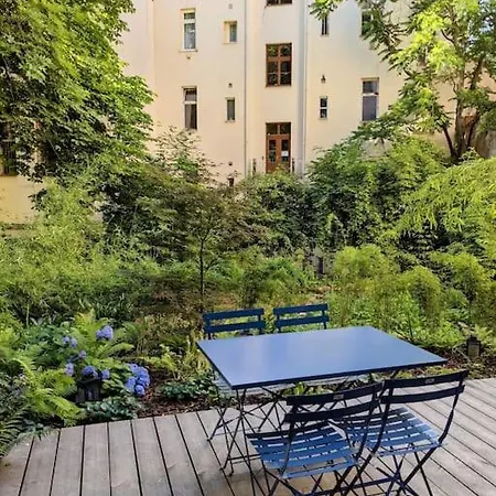 Oasis Romantique Avec Jardin Prague